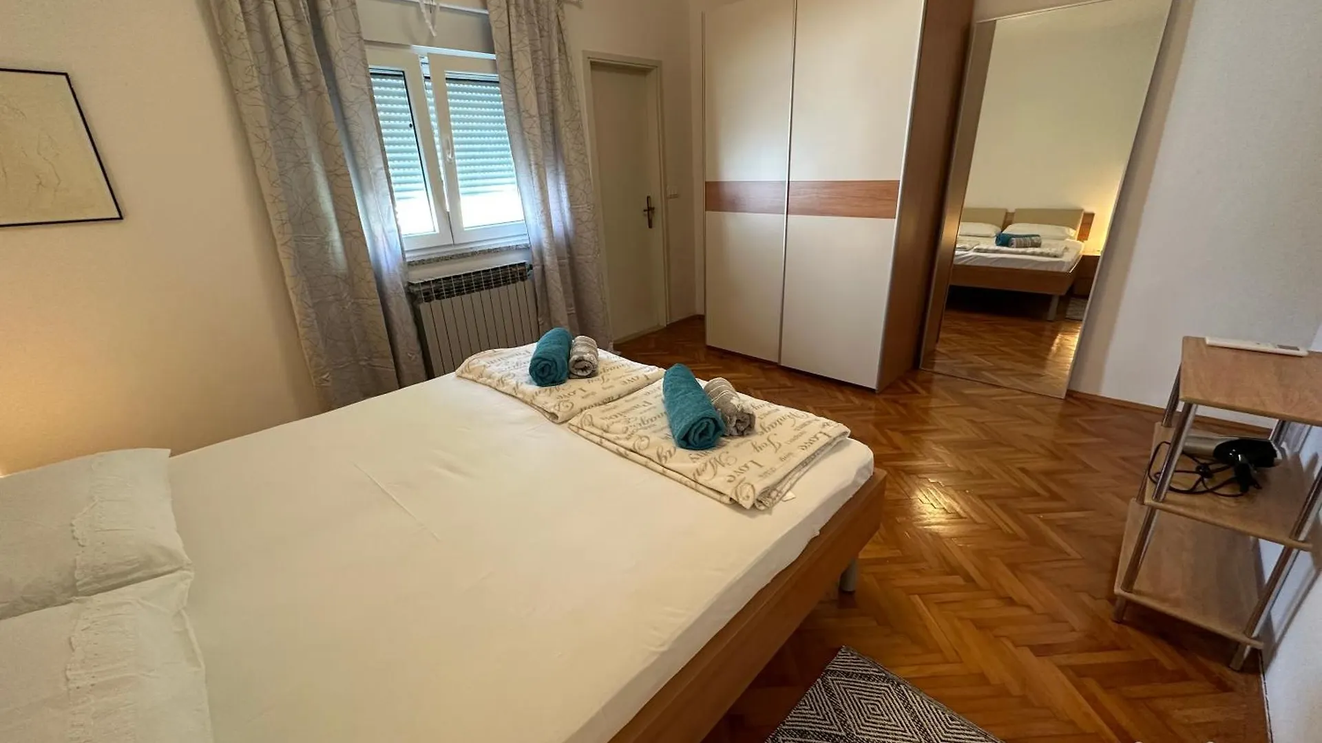 Vala Apartments 로비니